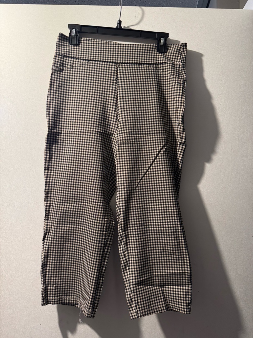 Black and cream Gingham Cropped Pants
